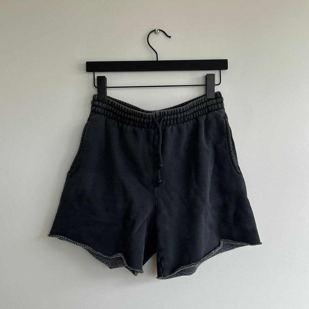 Cozy Fleece Boyfriend 6" Sweatshort In Washed Charcoal Grey